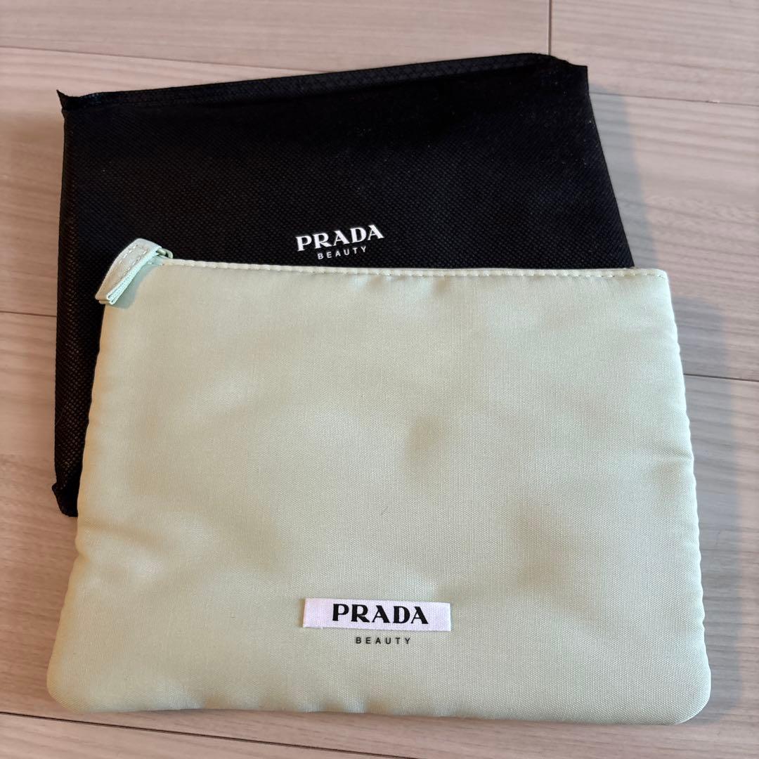 【未使用】PRADAビューティー　ポーチ、香水、リップ、ミラーセット