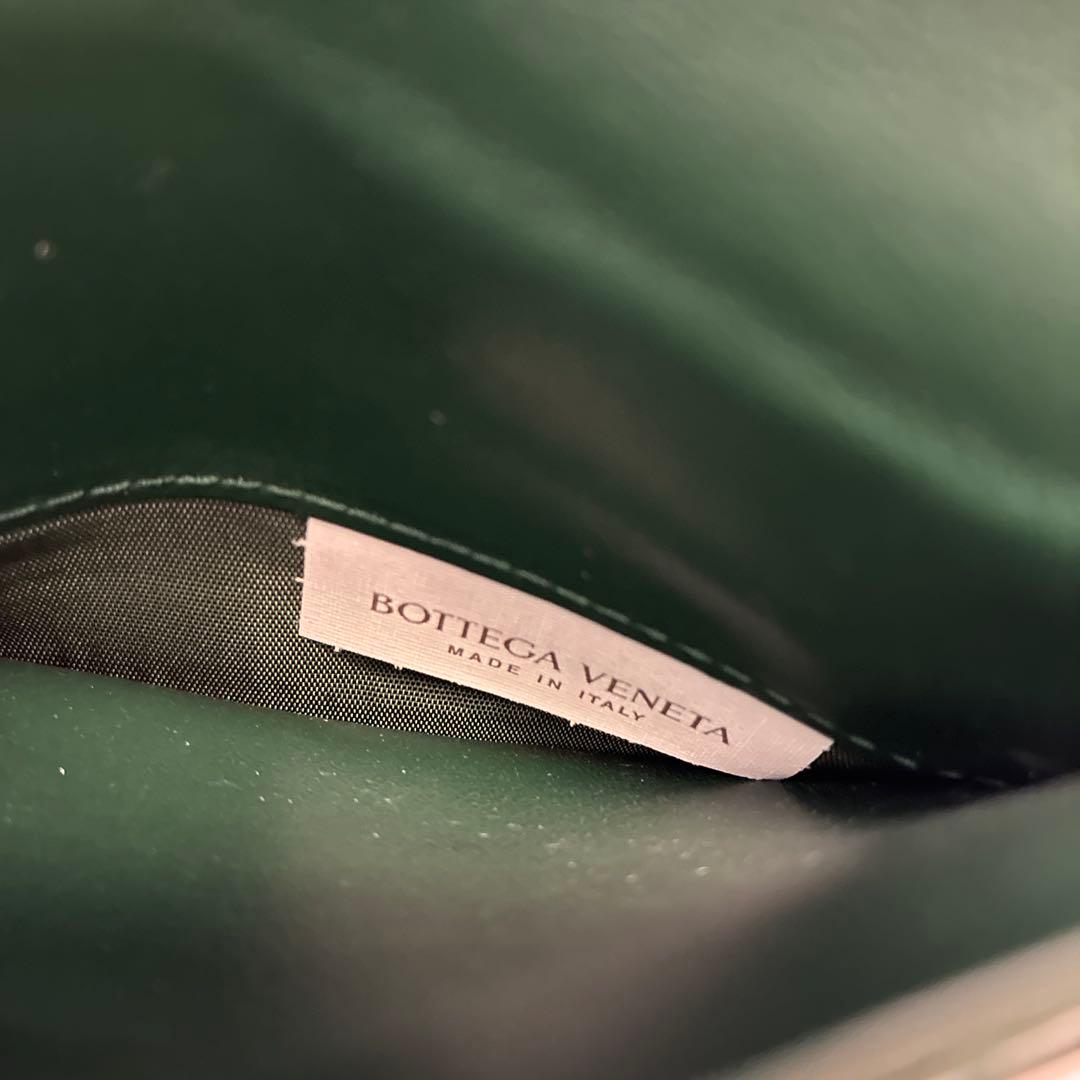 ボッテガヴェネタ　二つ折り財布　緑