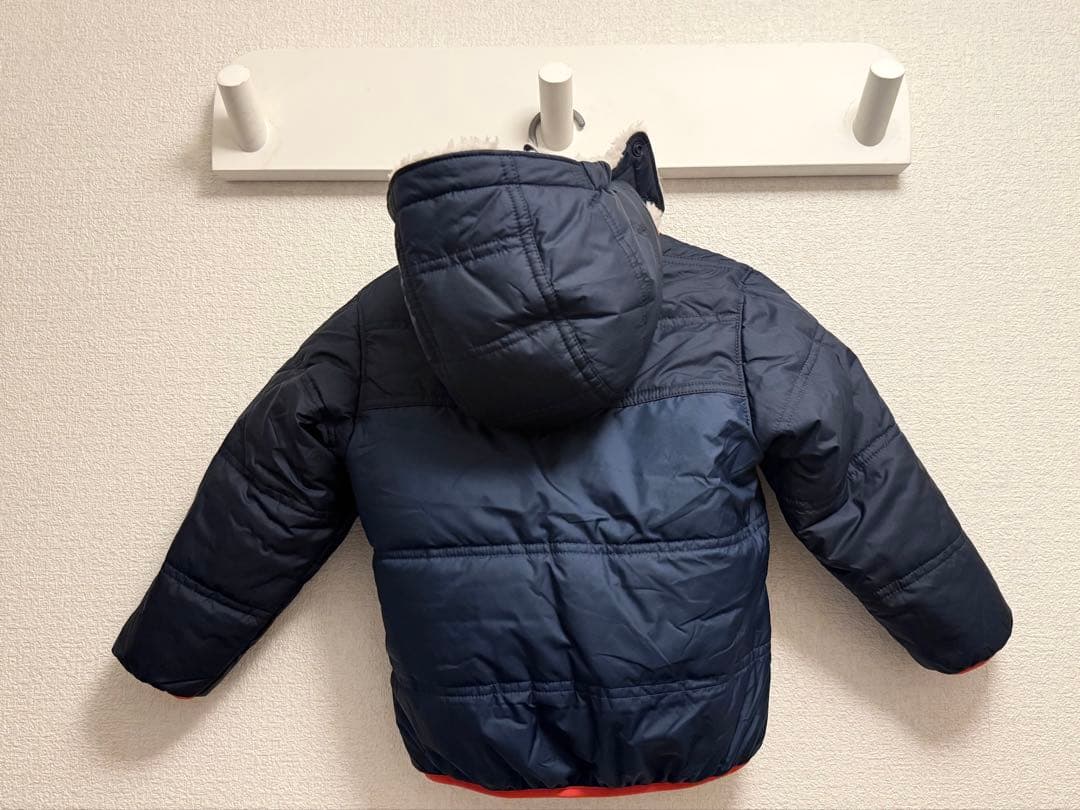 【1度試着のみの美品]patagonia95cmリバーシブルトリブルズフーディ