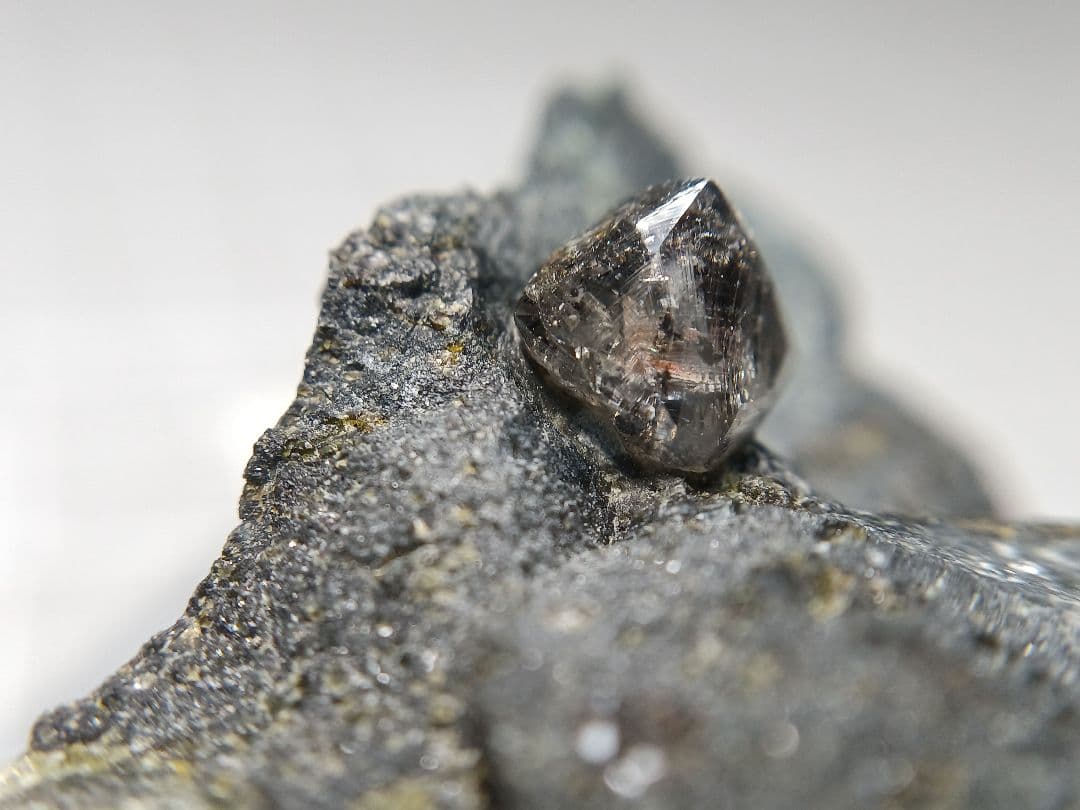 たーさん　ダイヤモンド　キンバーライト　原石　接着標本　鉱物標本