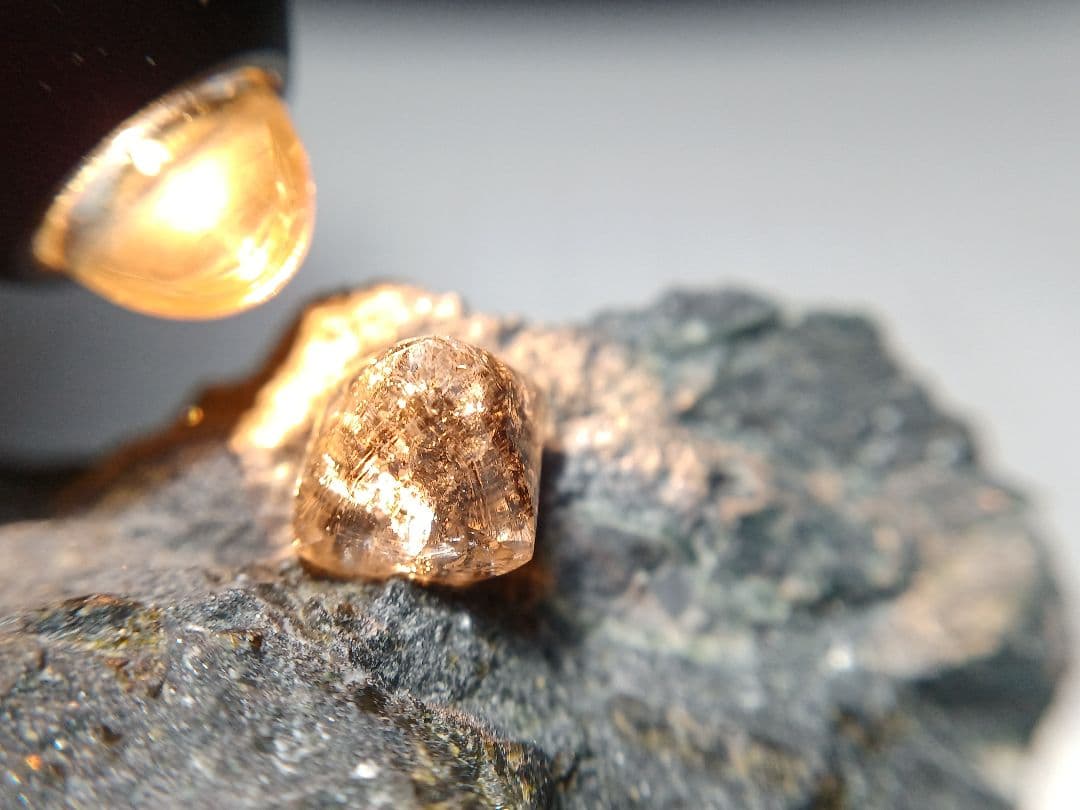 たーさん　ダイヤモンド　キンバーライト　原石　接着標本　鉱物標本