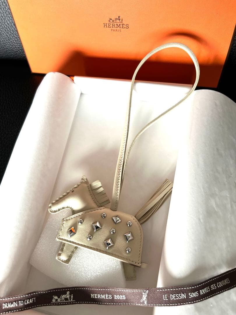 エルメス ロベオ ロック チャーム PM クレ シルバー K刻印 2025 新品