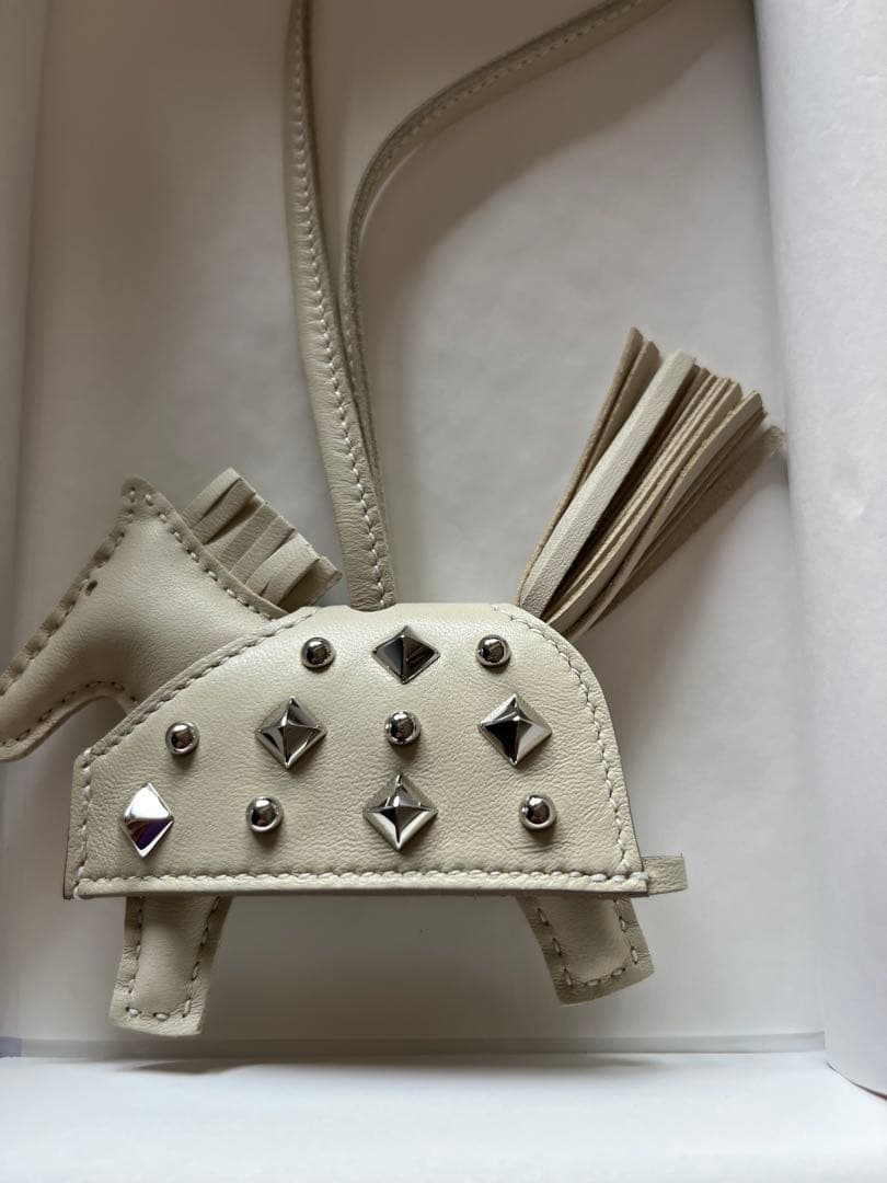 エルメス ロベオ ロック チャーム PM クレ シルバー K刻印 2025 新品