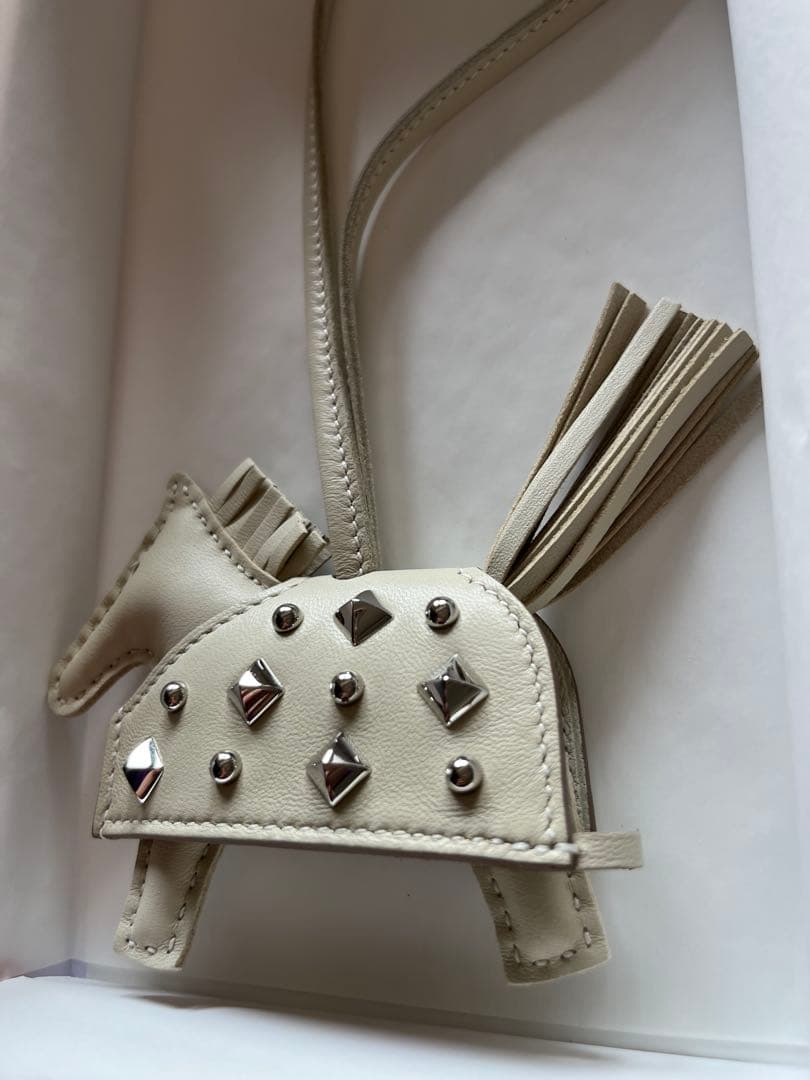 エルメス ロベオ ロック チャーム PM クレ シルバー K刻印 2025 新品