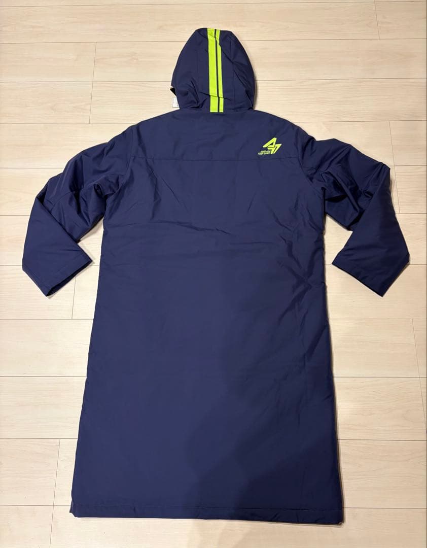 新品タグ付き　アシックス　ASICS 中わたロングコート ベンチコート　Lサイズ