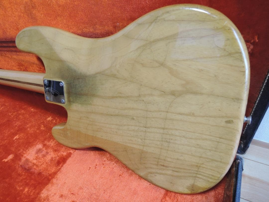 ベース Fender Precision Bass 1972