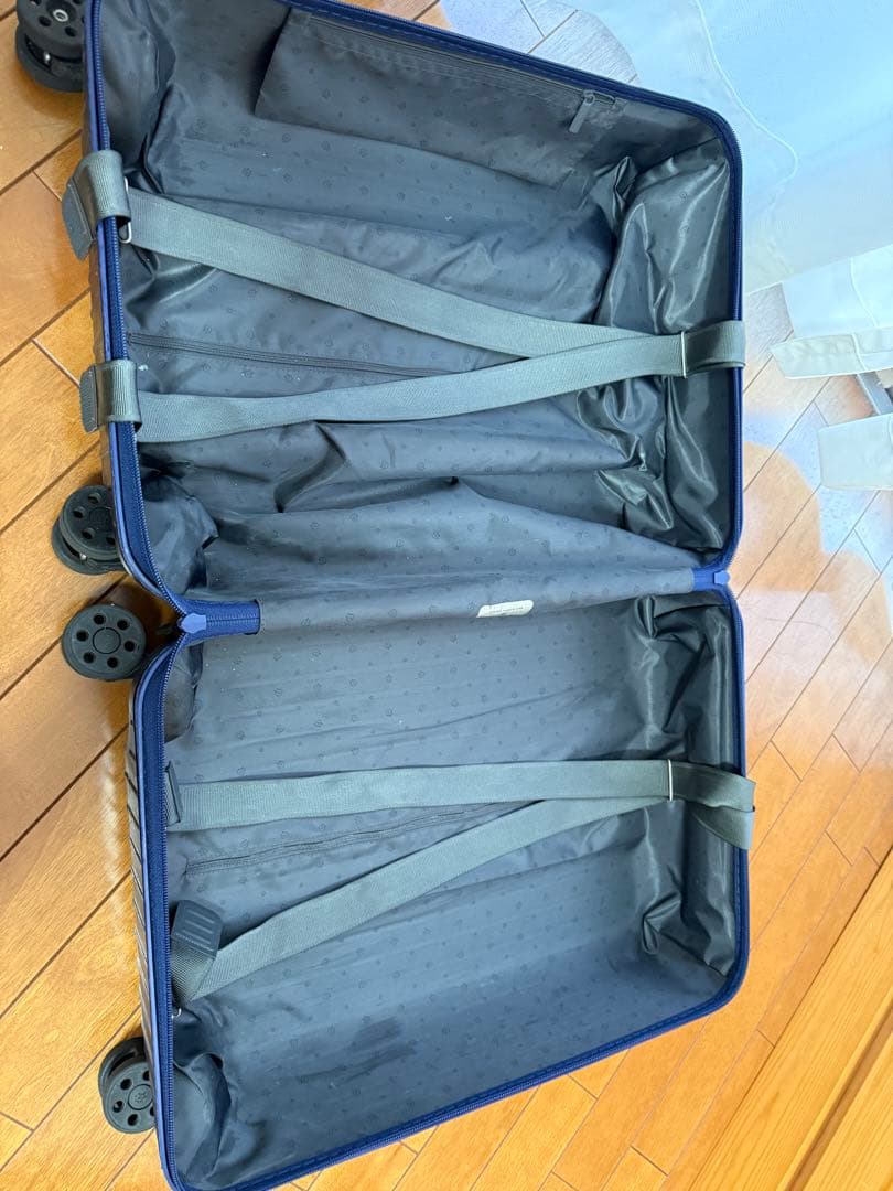 リモワエッセンシャルキャビン機内持ち込み可36L ジャンク品