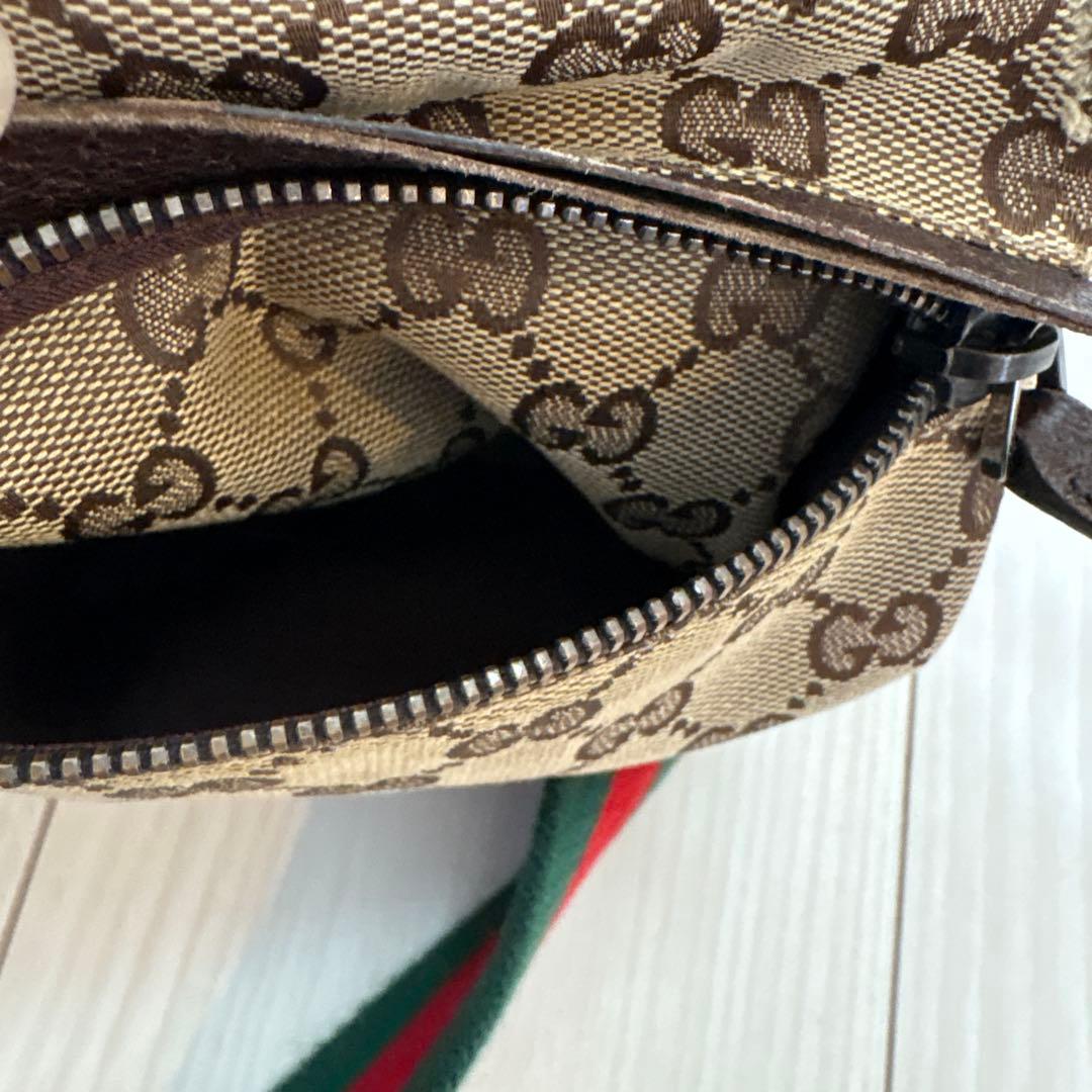 みゆき❗️GUCCI GGキャンバス ボディバッグ