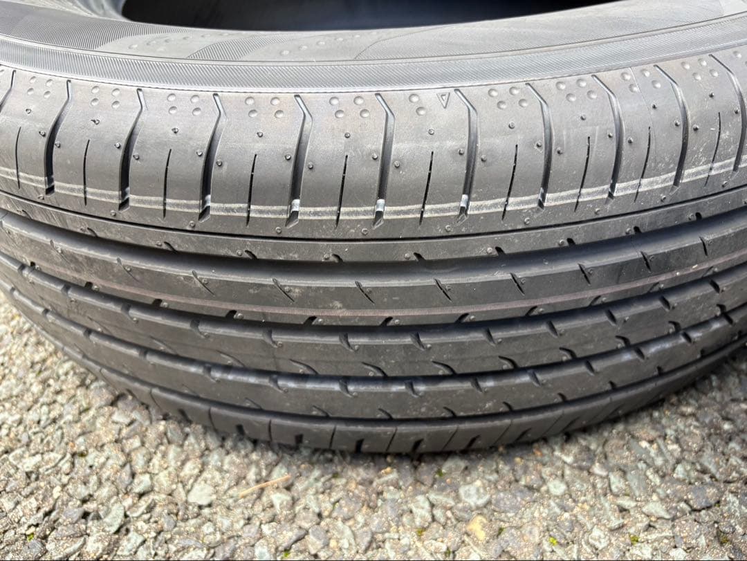 新車外し　YOKOHAMA 225/65R17 タイヤ 4本セット