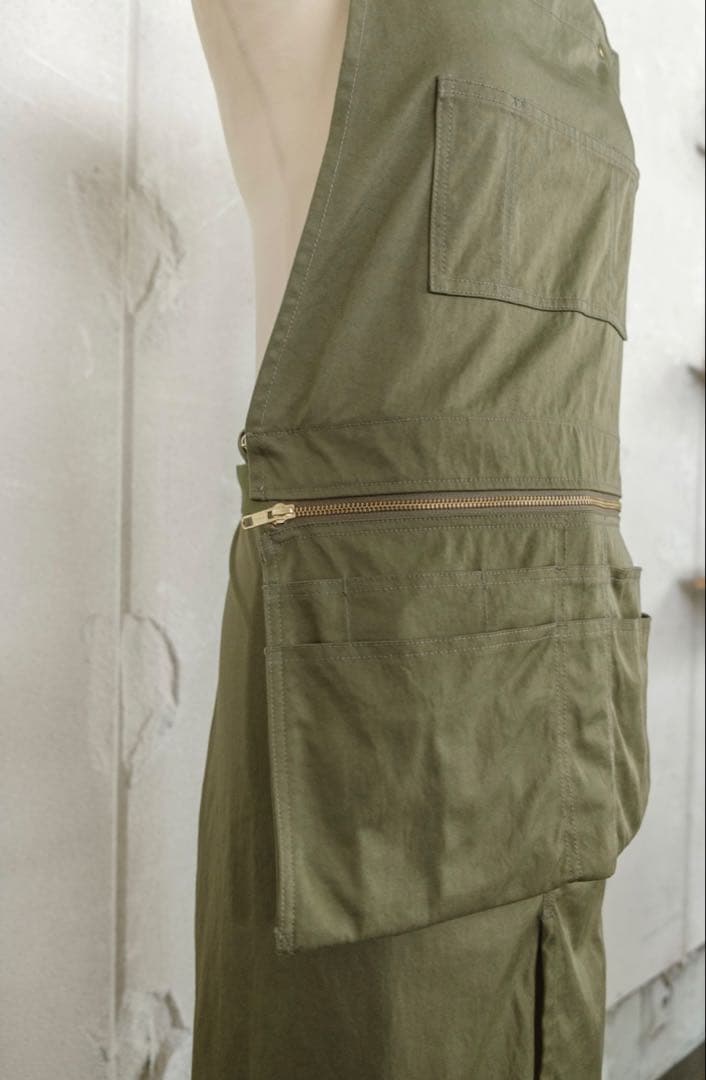 POCKETS エプロンkhaki (nylon chino)
