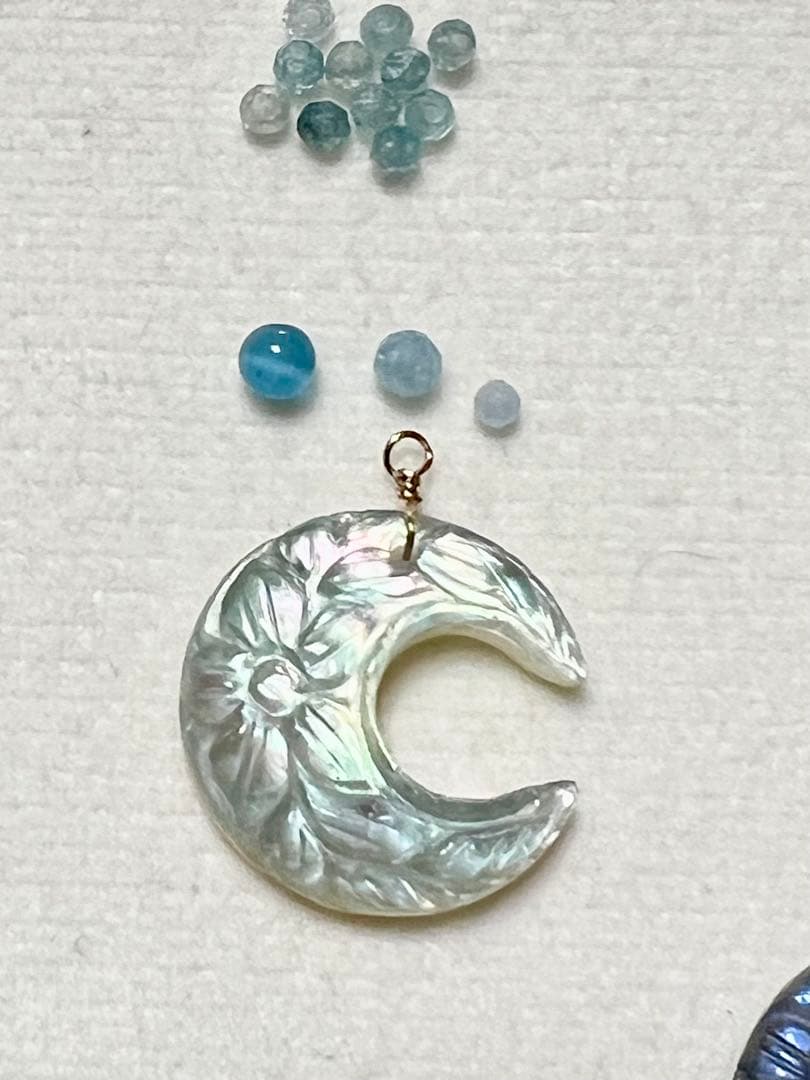 Kaya❤️ヘリコニアリーフ、ムーンカービング　14kgfチャーム