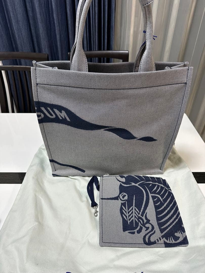 【アリサンダー】 【新品】 Burberry トートバッグ 8080749