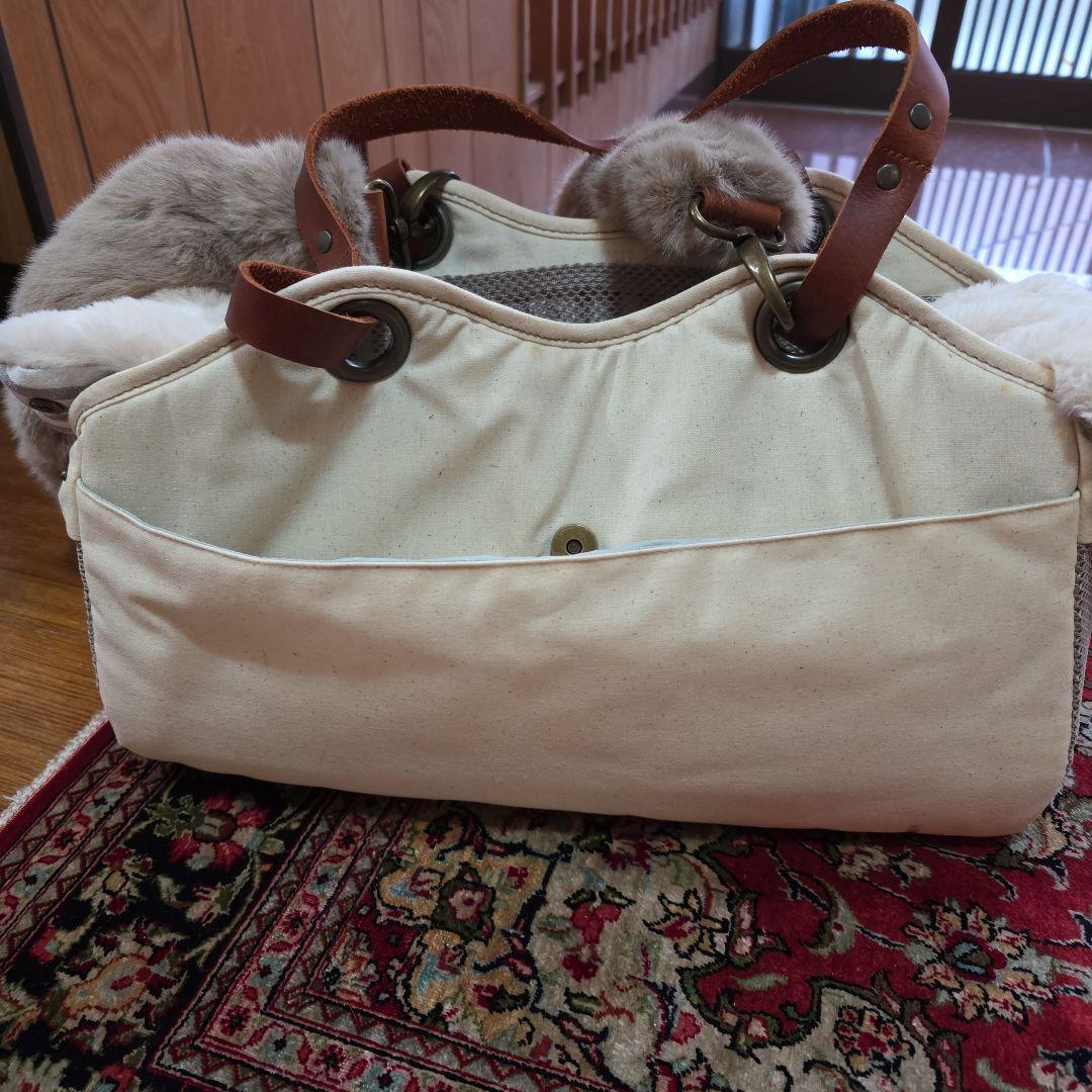 ✨希少LA発Louisdogファー付きペットキャリーバッグ ファーは取り外し可能