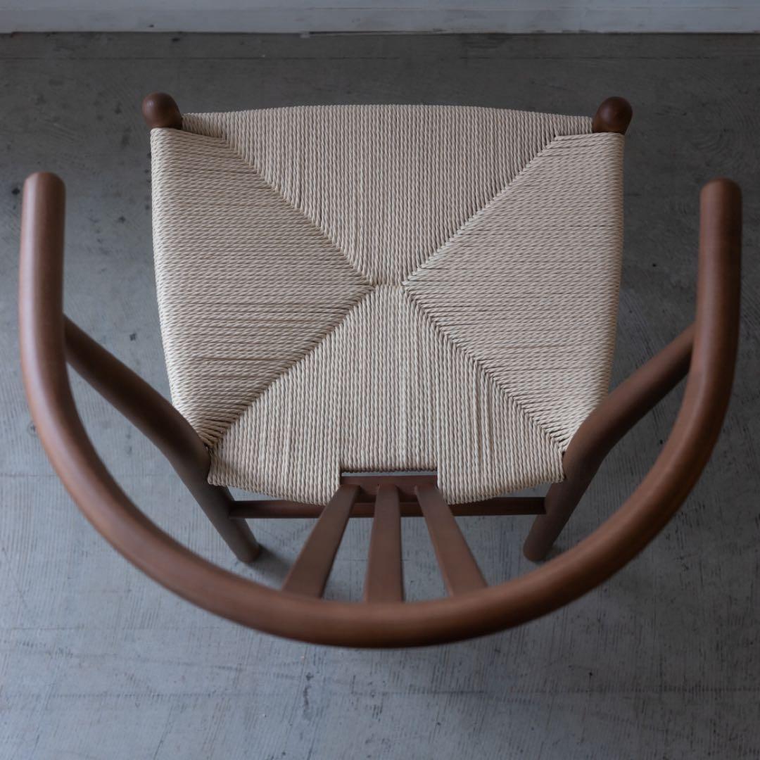 ダイニング　アーム　チェア　ビーチ材ブラウン色