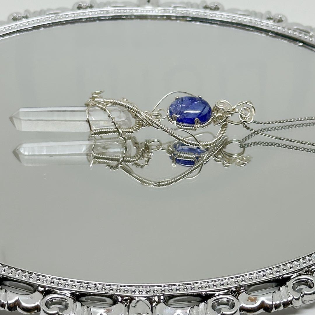 タンザナイトとヒマラヤ水晶の剣モチーフペンダント