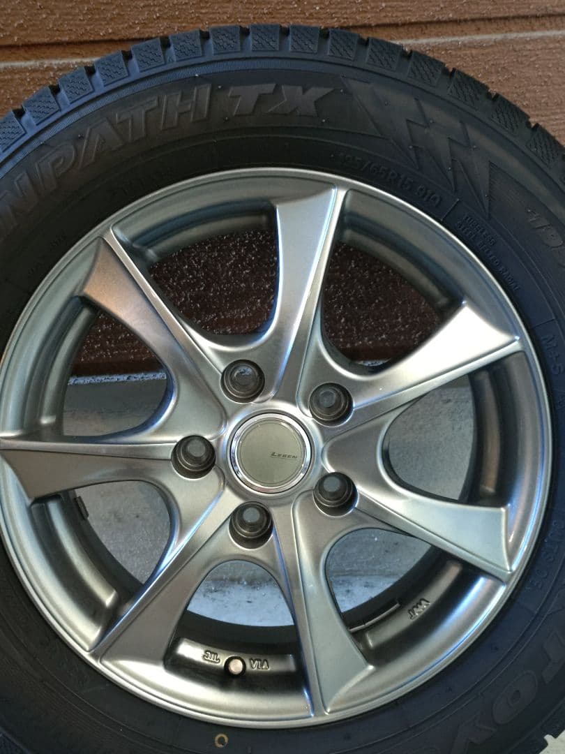 新品に近い TOYO 195/65R15 スタッドレスタイヤ ホイールセット4本