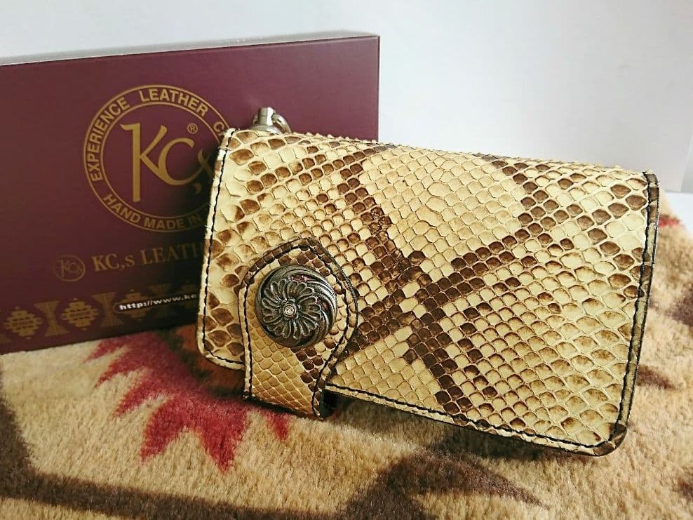 [新品/送料無料]KCs 高級パイソンレザー ウォレットエレノアフラップ