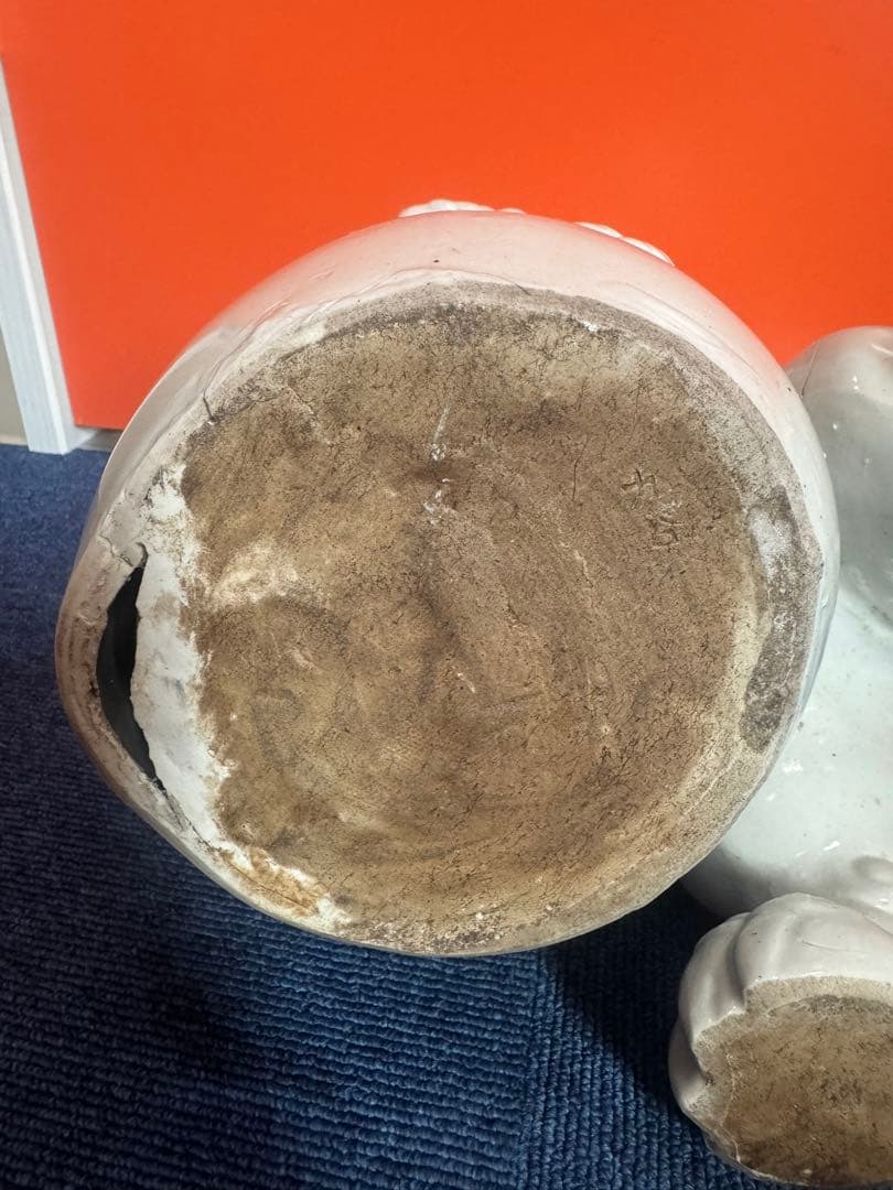 1815  九谷焼 白磁玉乗り獅子　縁起物 獅子置物 高さ約32cm  時代物