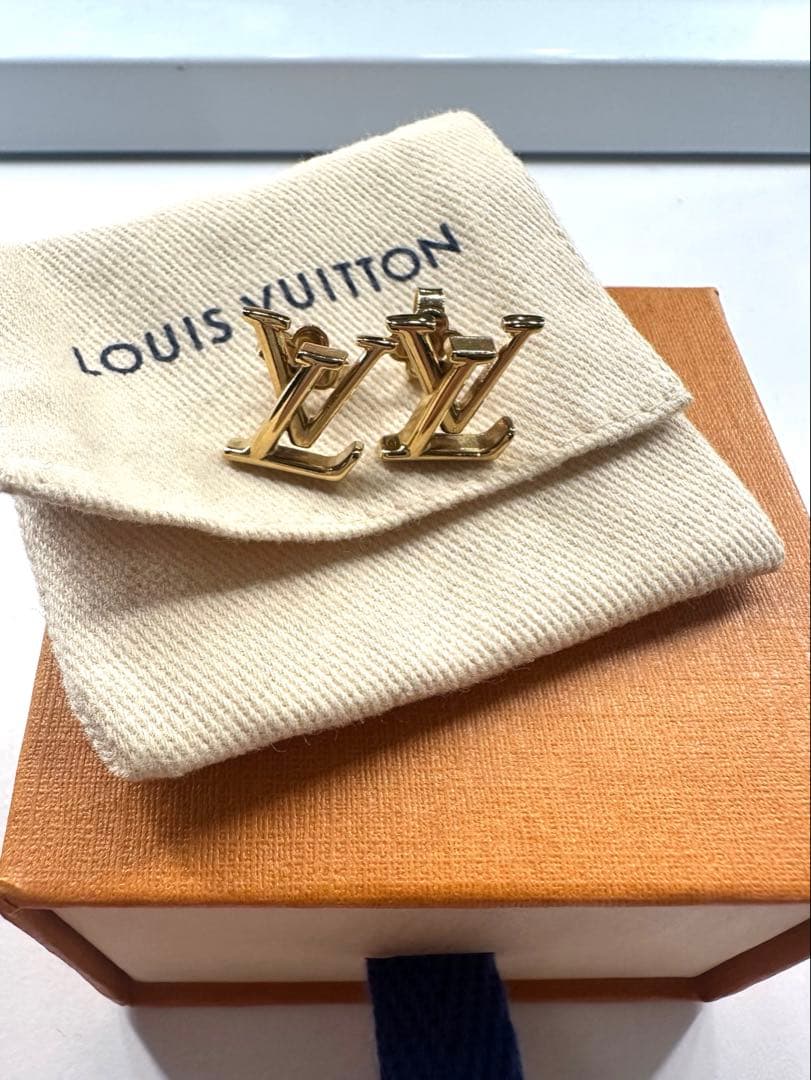 ★ LOUIS VUITTON ピアス・LV アイコニック ゴールド両耳★