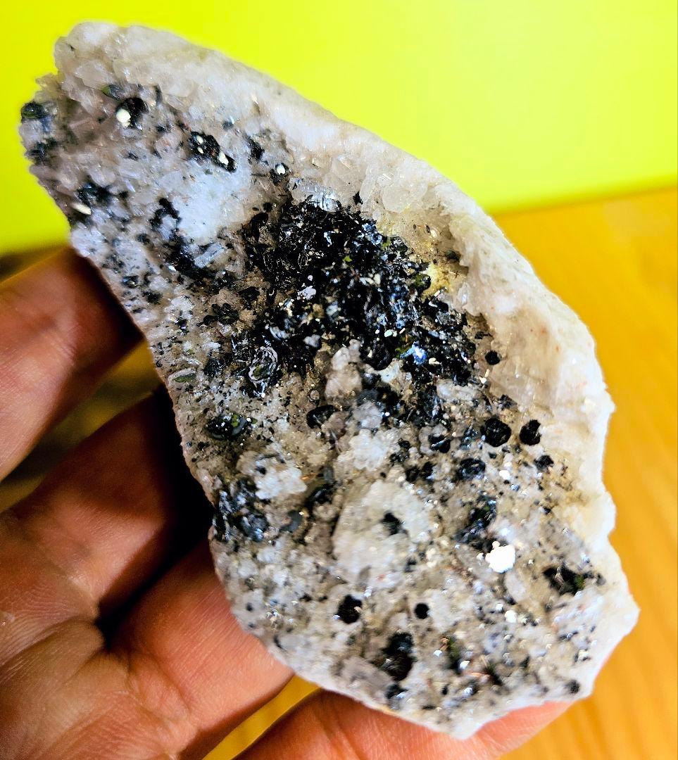 ネパール産 ヘマタイト水晶共生 原石