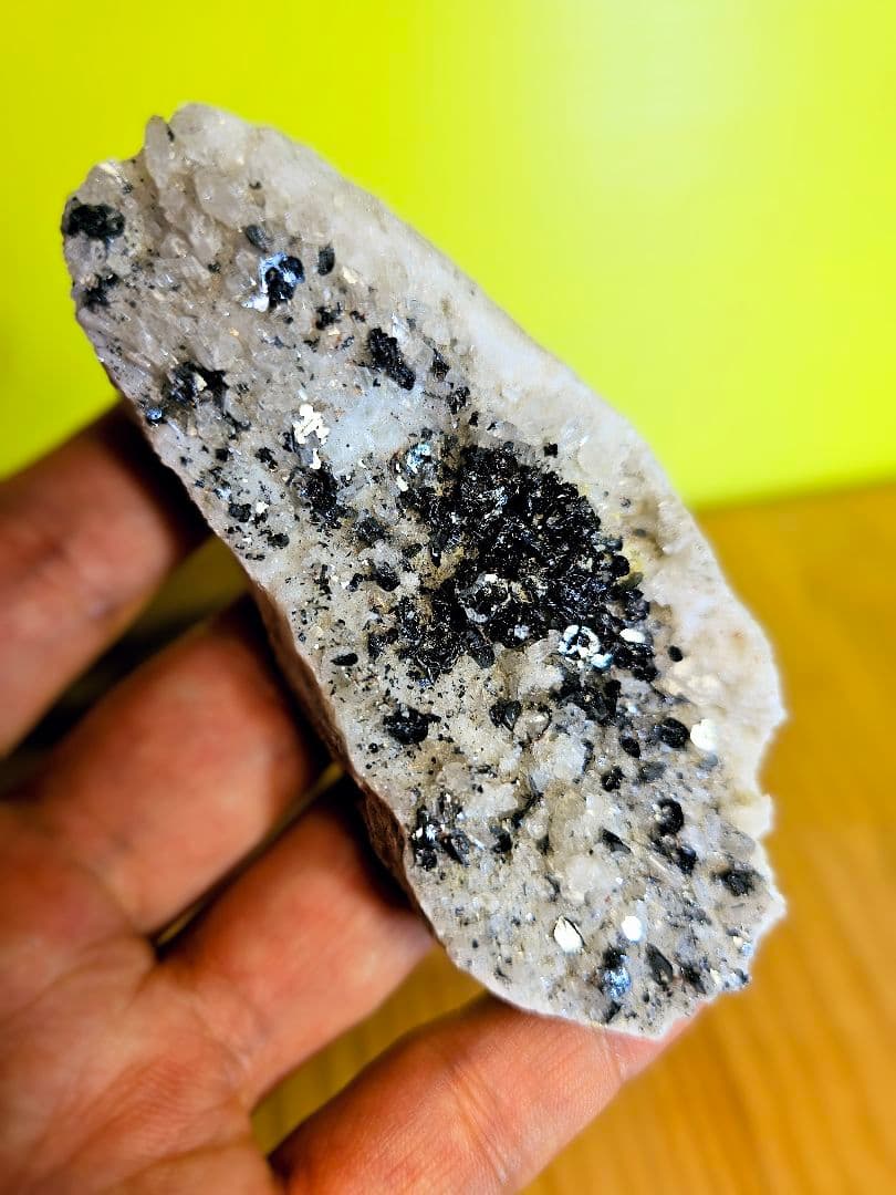 ネパール産 ヘマタイト水晶共生 原石