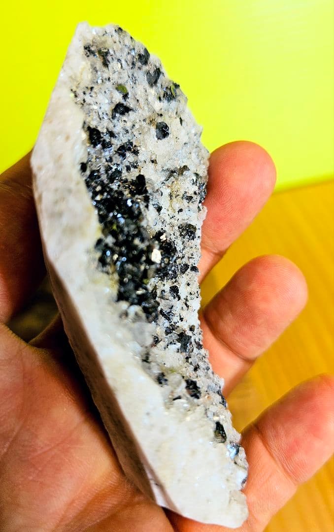 ネパール産 ヘマタイト水晶共生 原石