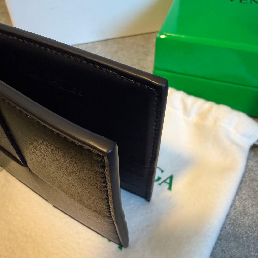 未使用品　ボッテガヴェネタ　折り財布　マキシイントレ　ブラック