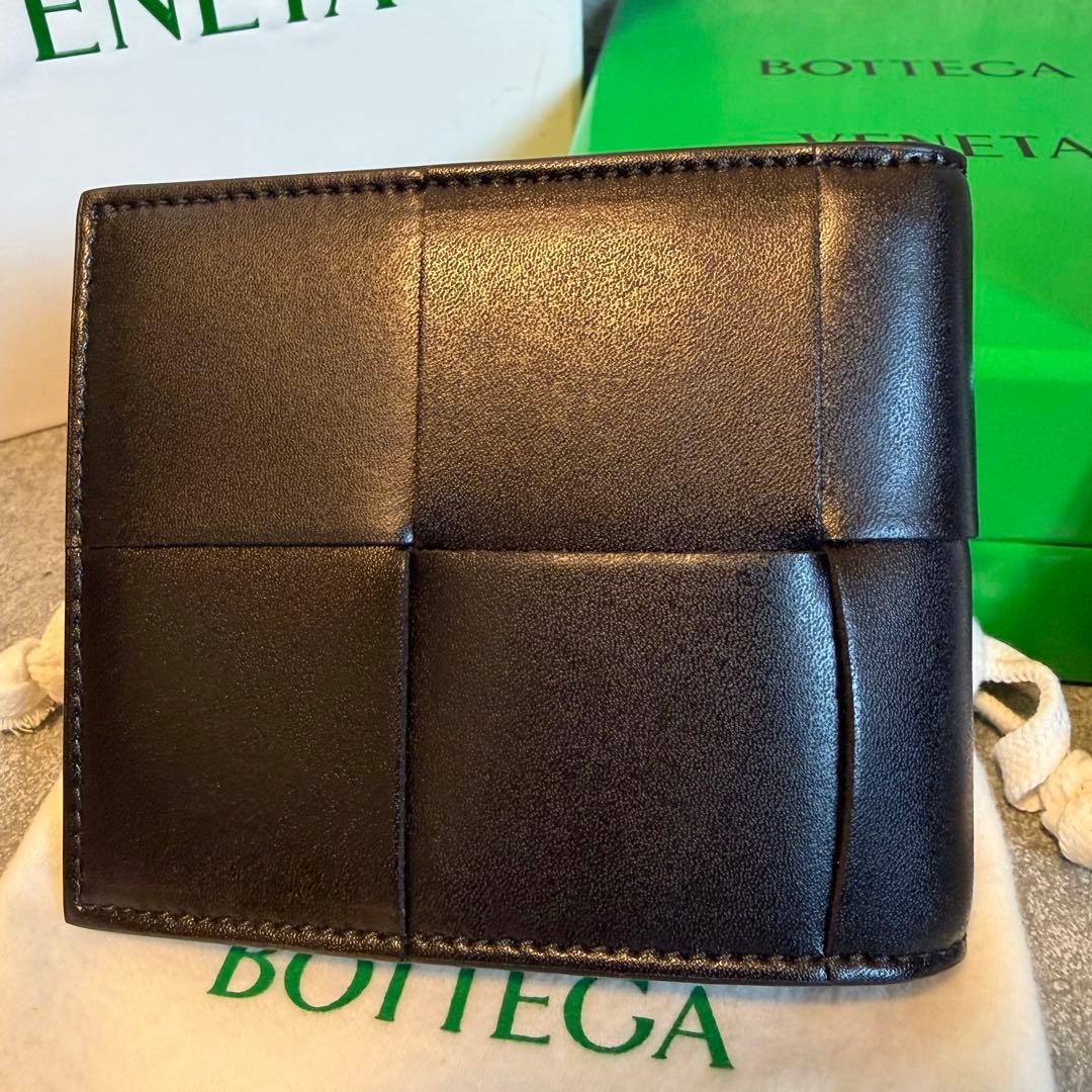 未使用品　ボッテガヴェネタ　折り財布　マキシイントレ　ブラック