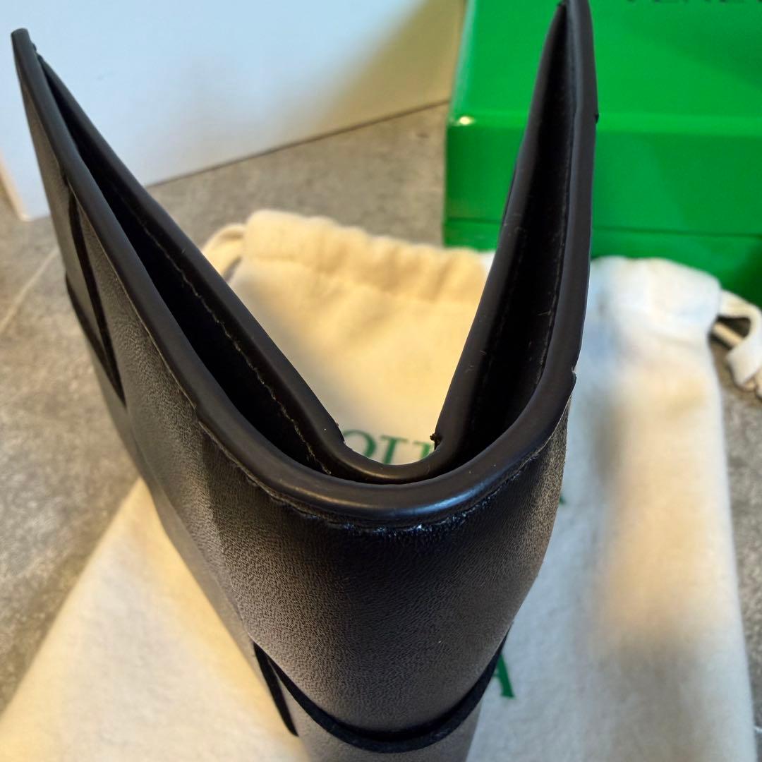 未使用品　ボッテガヴェネタ　折り財布　マキシイントレ　ブラック