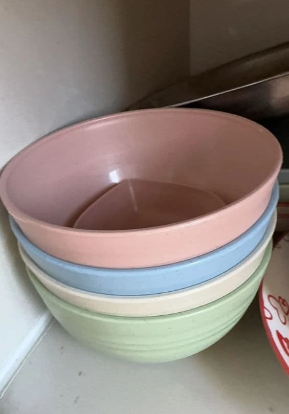 カラフルプラスチックボウル4個セット