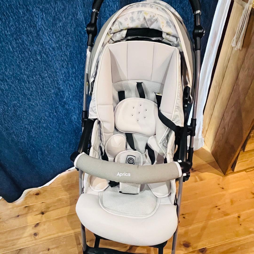 ☆美品☆ アップリカ　ラクーナビッテ クッション ベビーカー　アニマル柄