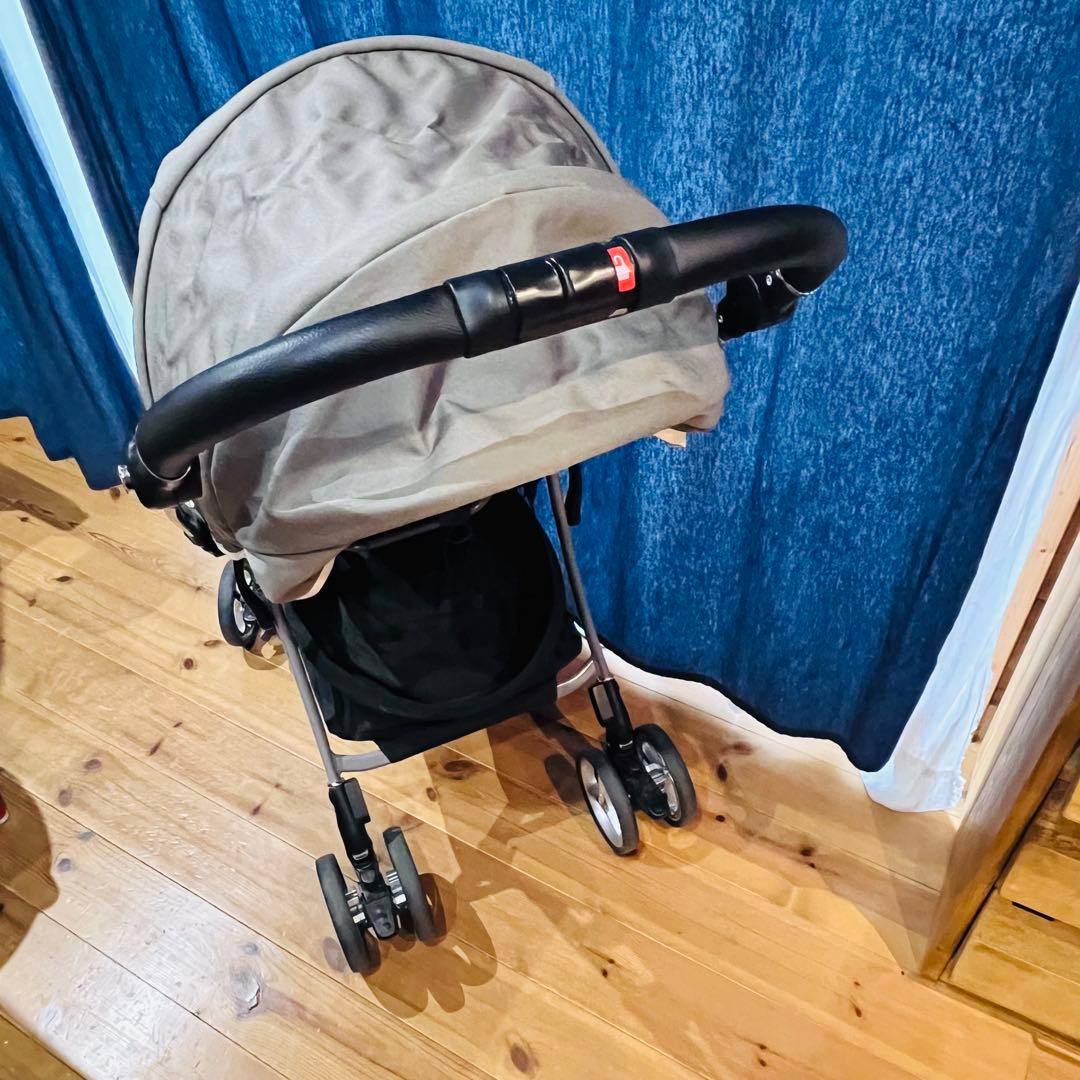 ☆美品☆ アップリカ　ラクーナビッテ クッション ベビーカー　アニマル柄