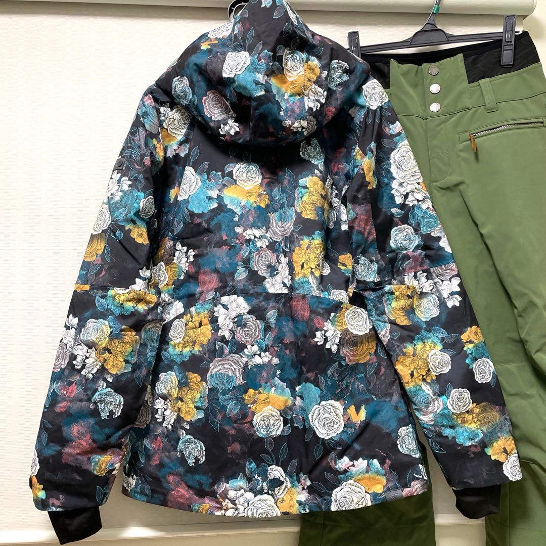 新品未使用✨極美品 ROXY スノーボードジャケット花柄 薔薇 ジャケットのみ