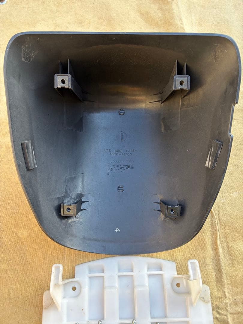 GSX1300R ハヤブサ（2002年式・限定黒） 純正シングルシートカウル