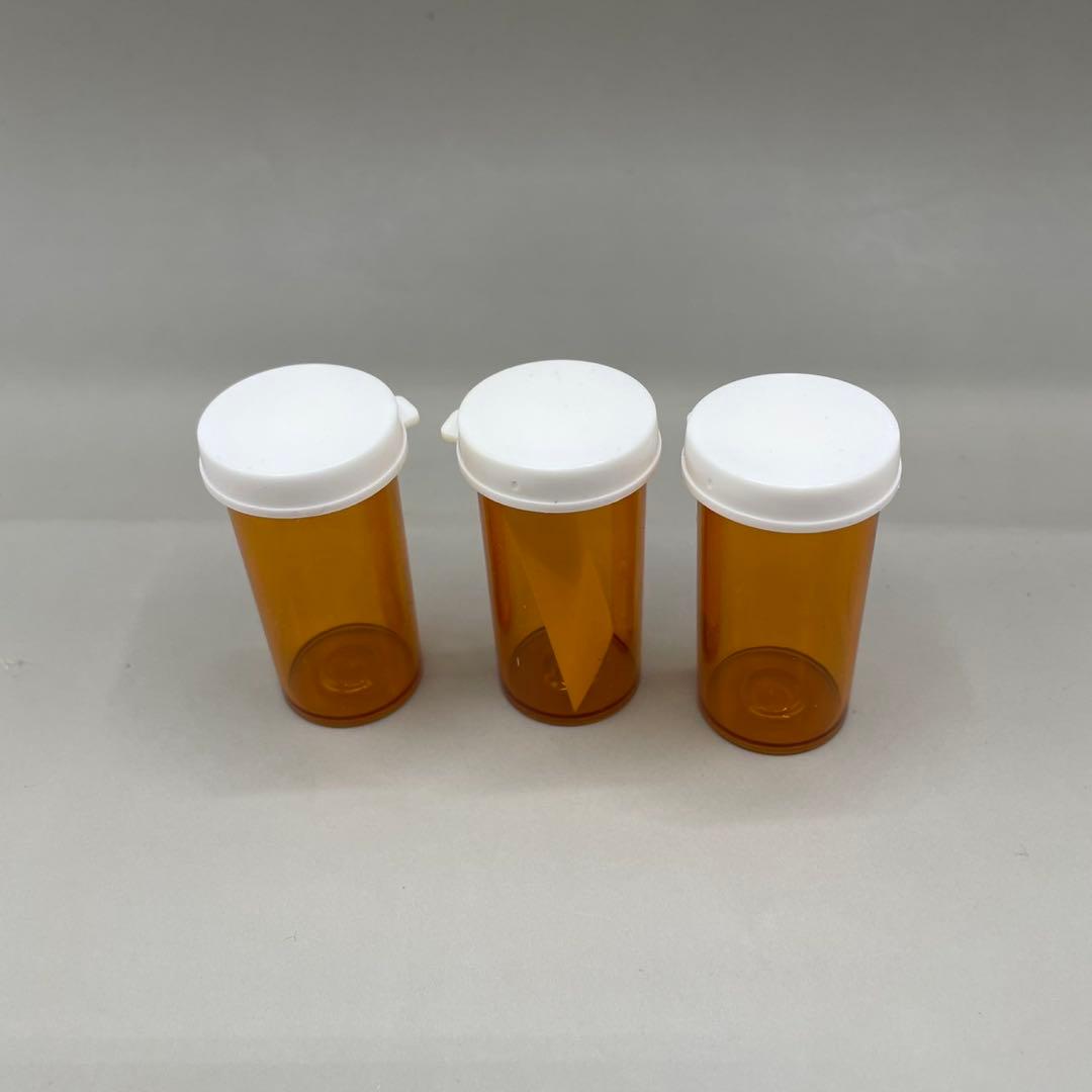 新品未使用✨️希少 コーチ ミニポーチ ピルケース 小物入れ シグネチャー 紫