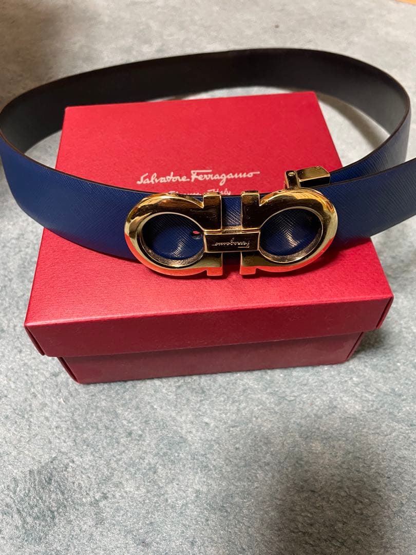 Salvatore Ferragamo ネイビー ベルト