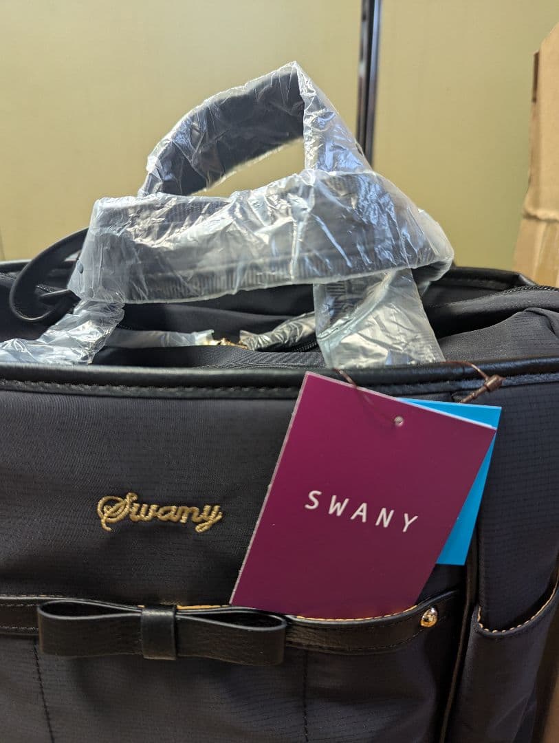 【新品未使用】Swany スワニー　ブラックキャリーケース