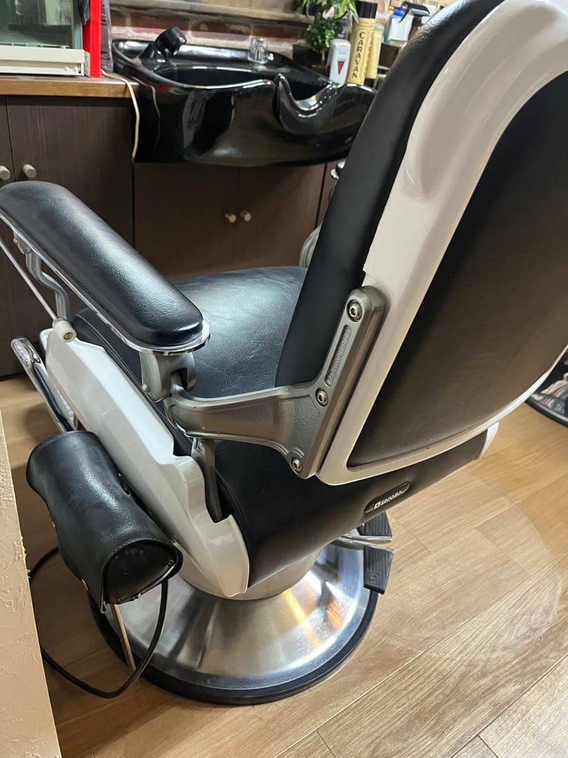 マントヒヒ理容椅子美品　タカラクラシカ90 生産終了品