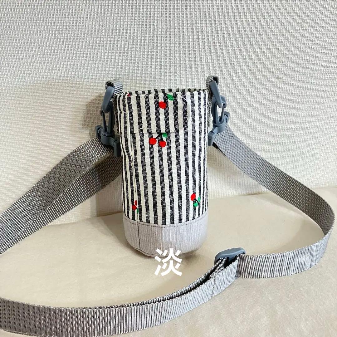 白衣の天使様　ハンドメイド　水筒カバー