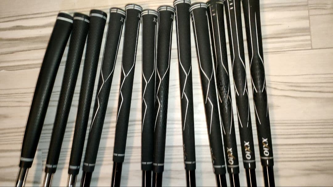 xxio 7 クラブセット　12本　タイトリストキャディバッグ