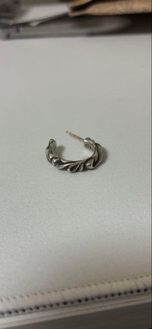 美品　クロムハーツ　スクロールピアス