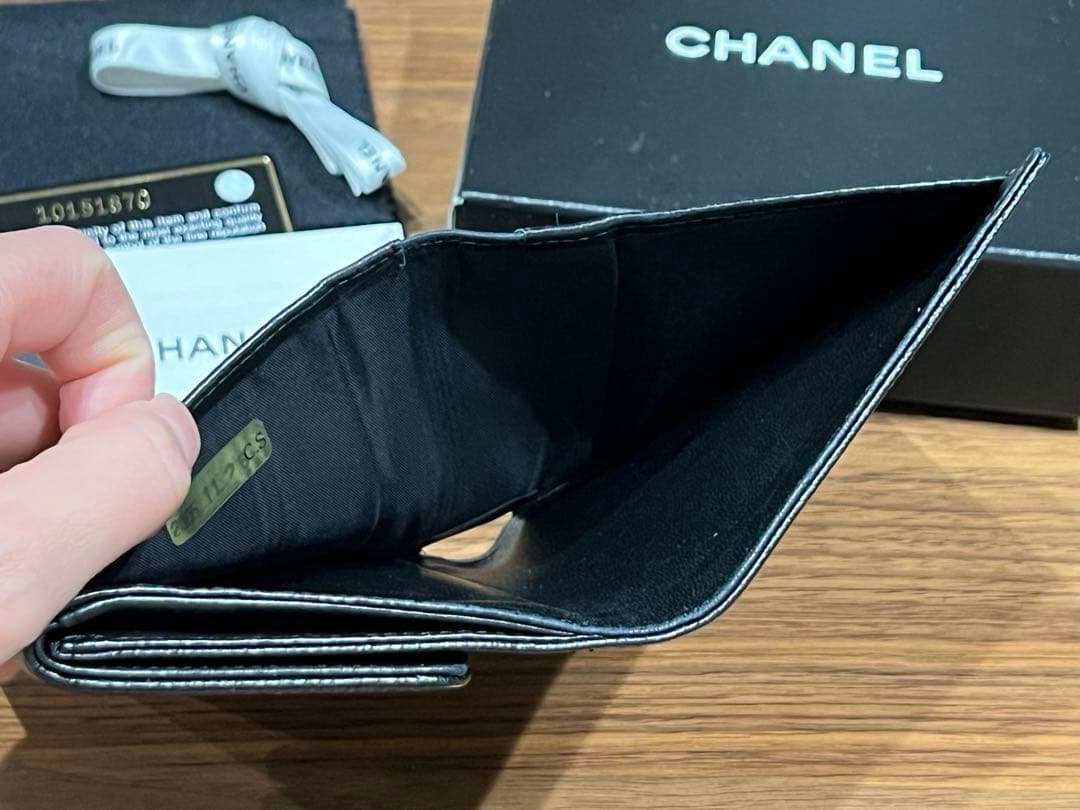 CHANEL-シャネル-キャビアスキン 折り財布 ココマーク ブラック