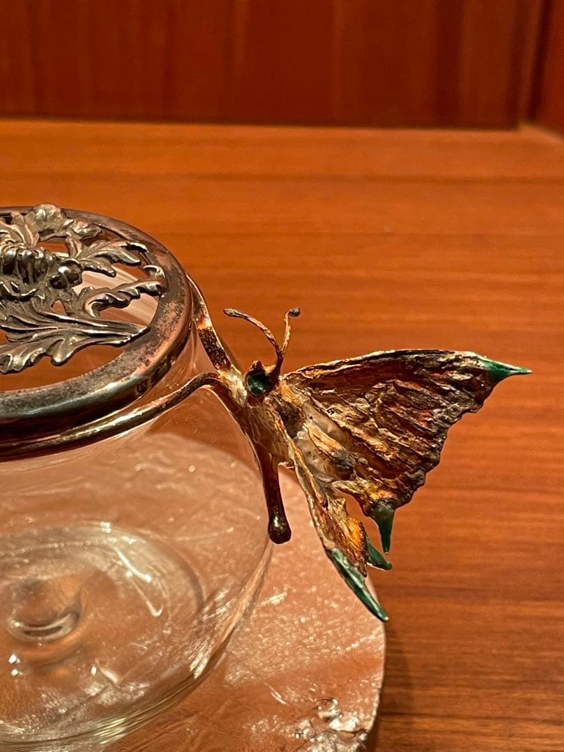 シルバー　透かし彫り　蓋付き小物入れ シルバーエナメル　蝶々　銀製品　工芸品