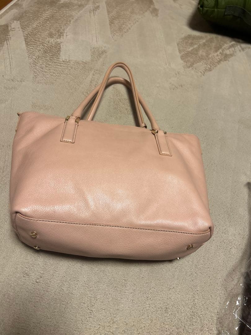 トリーバーチピンクレザー トートバッグ タッセル付き お値引