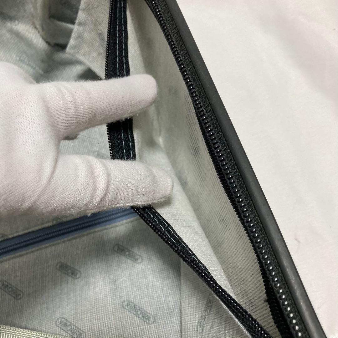 リモワ サルサ 2輪 33L キャリーケース スーツケース ロゴ 大容量 多機能