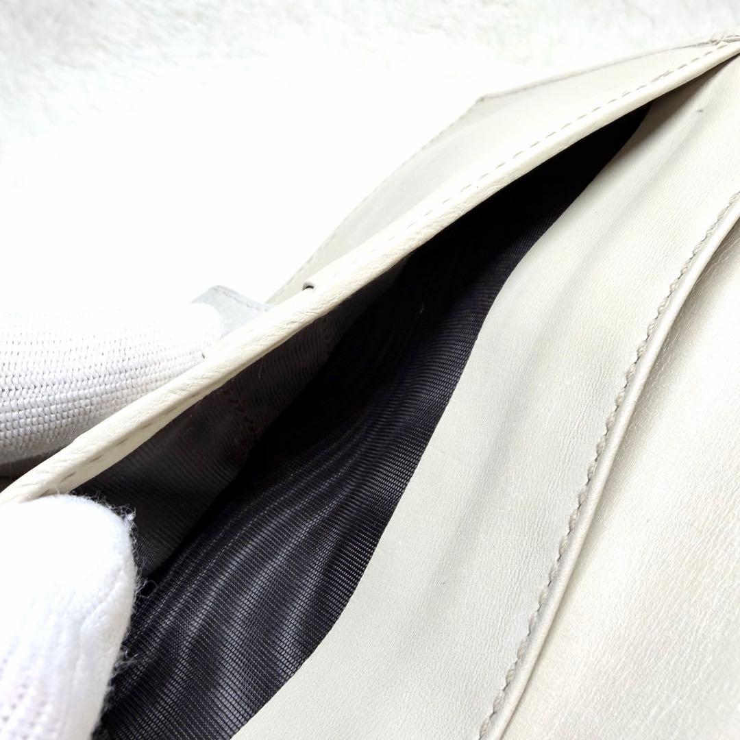 GUCCI グッチ　ホワイト 三つ折り財布　長財布　レザー　Wホック