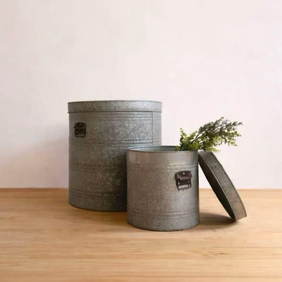 缶　収納缶　トタン製　大型　2個セット　インテリア古道具　古家具　アンティーク