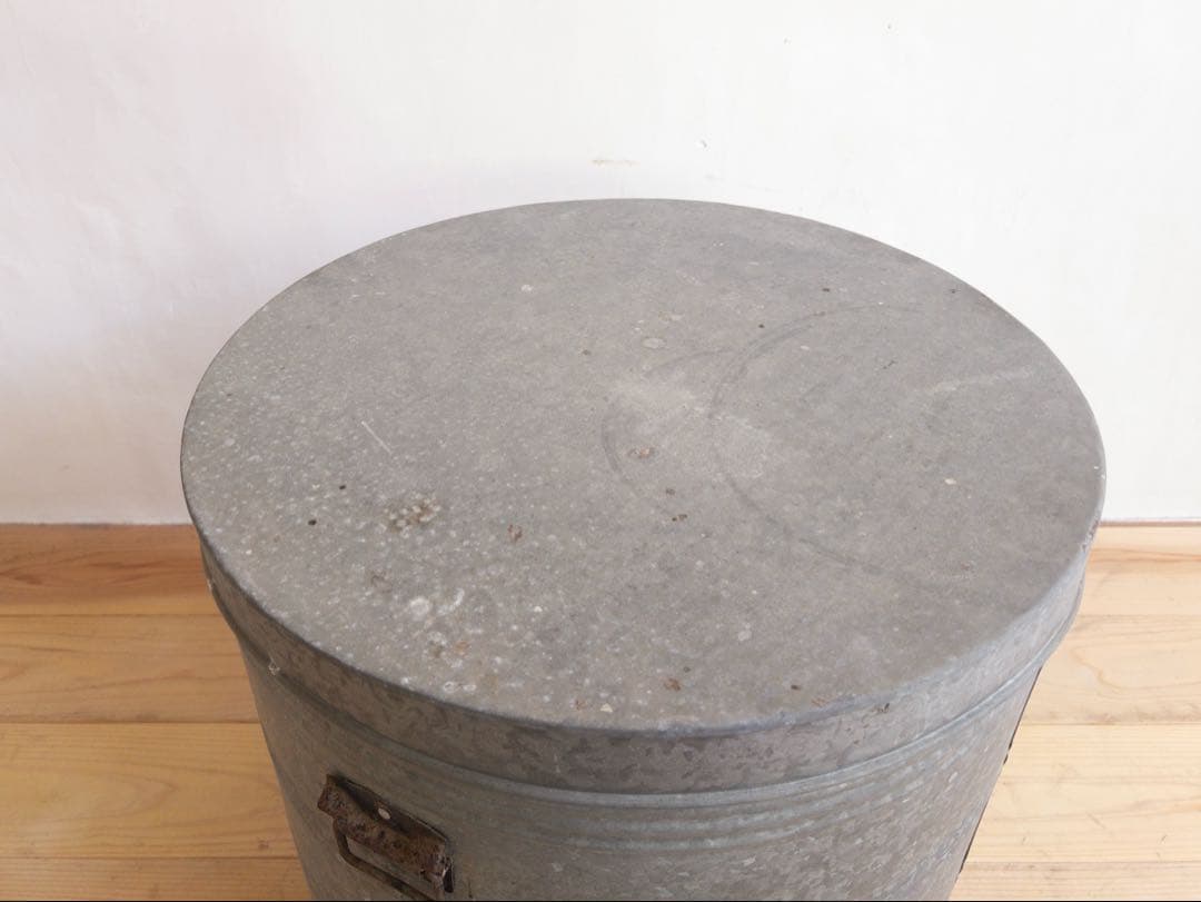 缶　収納缶　トタン製　大型　2個セット　インテリア古道具　古家具　アンティーク