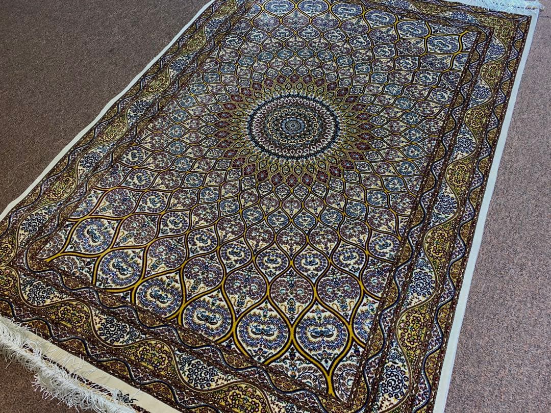 ペルシャ絨毯、イラン、クムシルク絨毯/サイズ: 100x150cm..ir5m。