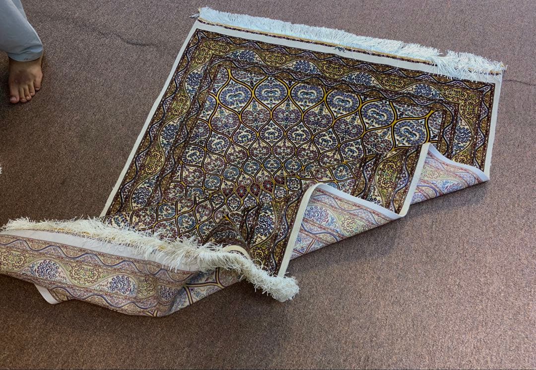 ペルシャ絨毯、イラン、クムシルク絨毯/サイズ: 100x150cm..ir5m。